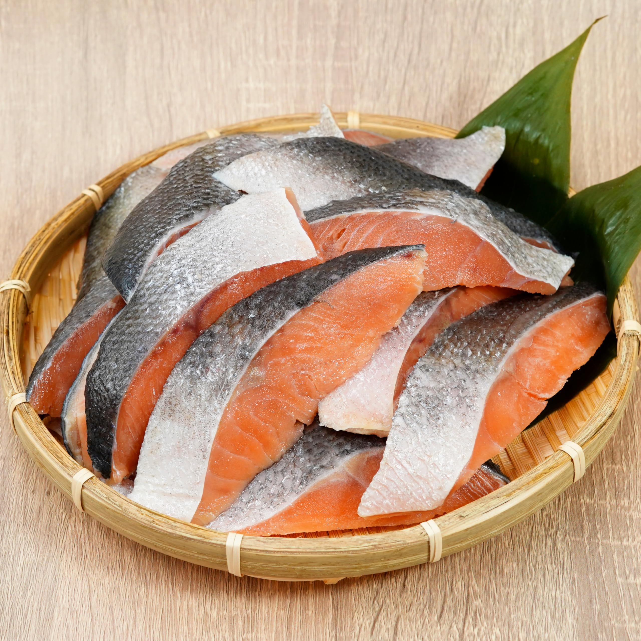 Amazon.co.jp: 鮭 切り身 骨取り 国産 天然 無塩 冷凍 800g 40g×20切